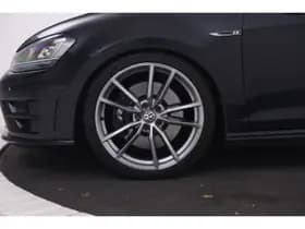 Volkswagen Golf thumbnail 42