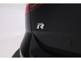 Volkswagen Golf thumbnail 45