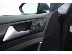 Volkswagen Golf thumbnail 49