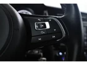 Volkswagen Golf thumbnail 57
