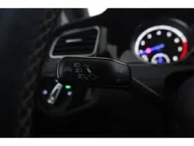 Volkswagen Golf thumbnail 58