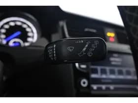 Volkswagen Golf thumbnail 59