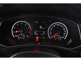 Volkswagen T-Roc thumbnail 16