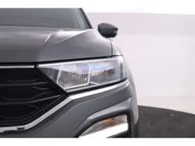 Volkswagen T-Roc thumbnail 6