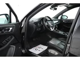Porsche Macan thumbnail 19