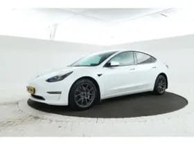 Tesla Model 3 thumbnail 35