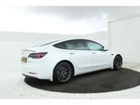 Tesla Model 3 thumbnail 37