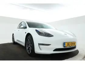 Tesla Model 3 thumbnail 6