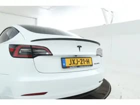 Tesla Model 3 thumbnail 8