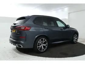 BMW X5 thumbnail 2