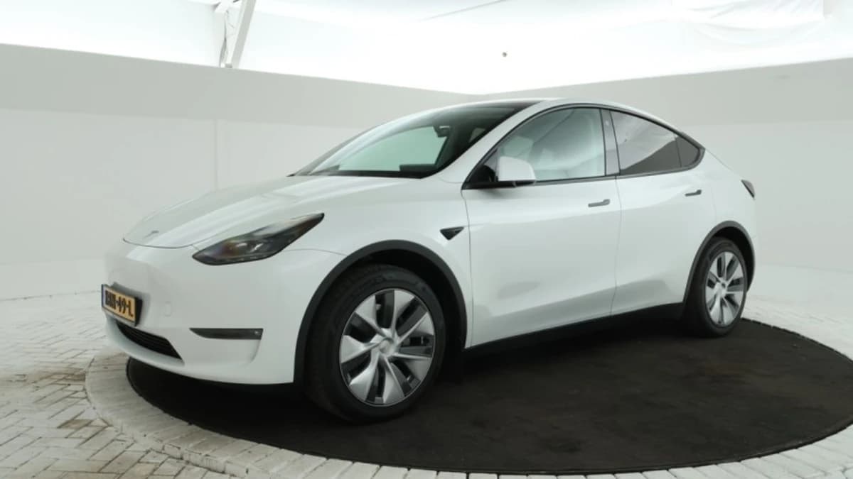 Tesla Model Y — foto 1