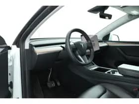 Tesla Model Y thumbnail 16