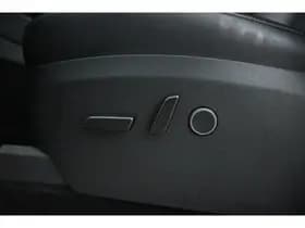 Tesla Model Y thumbnail 17