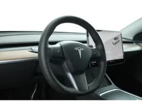 Tesla Model Y thumbnail 18