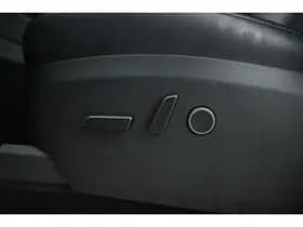 Tesla Model Y thumbnail 51