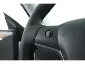 Tesla Model Y thumbnail 58