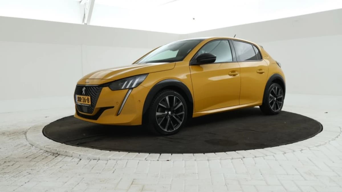 Peugeot 208 — foto 1