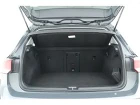 Volkswagen Golf thumbnail 42