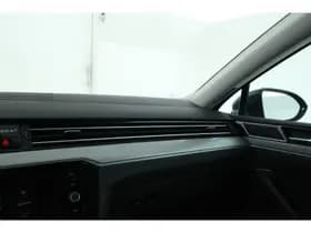Volkswagen Passat thumbnail 34