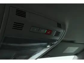 Volkswagen Passat thumbnail 36