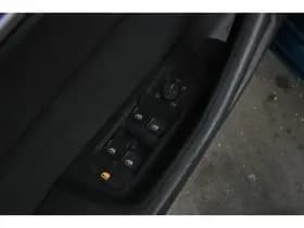 Volkswagen Passat thumbnail 48