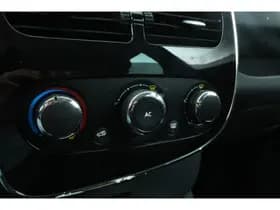 Renault Clio thumbnail 25