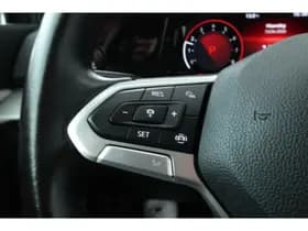 Volkswagen Golf thumbnail 17