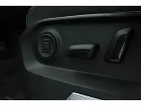 Volkswagen Touareg thumbnail 17