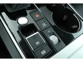 Volkswagen Touareg thumbnail 40