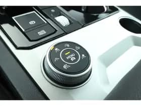 Volkswagen Touareg thumbnail 41