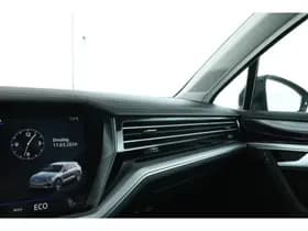 Volkswagen Touareg thumbnail 42