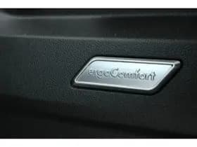 Volkswagen Touareg thumbnail 63