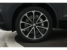 Volkswagen Touareg thumbnail 8