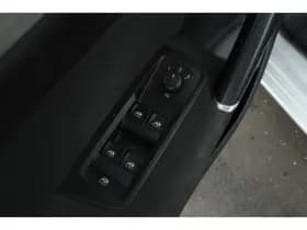 Volkswagen Touran thumbnail 43