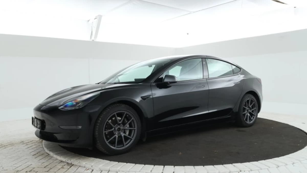 Tesla Model 3 — foto 1