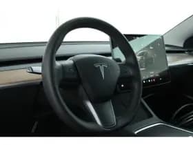 Tesla Model 3 thumbnail 30