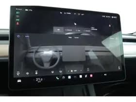 Tesla Model 3 thumbnail 35