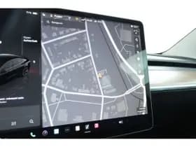 Tesla Model 3 thumbnail 40