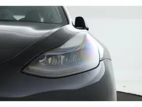 Tesla Model 3 thumbnail 6