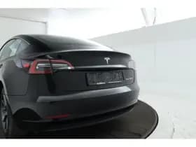 Tesla Model 3 thumbnail 9