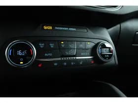 Ford Kuga thumbnail 33