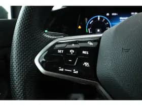 Volkswagen Golf thumbnail 14