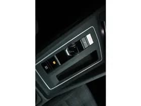 Volkswagen Golf thumbnail 32