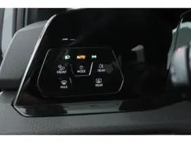 Volkswagen Golf thumbnail 47