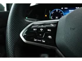 Volkswagen Golf thumbnail 48