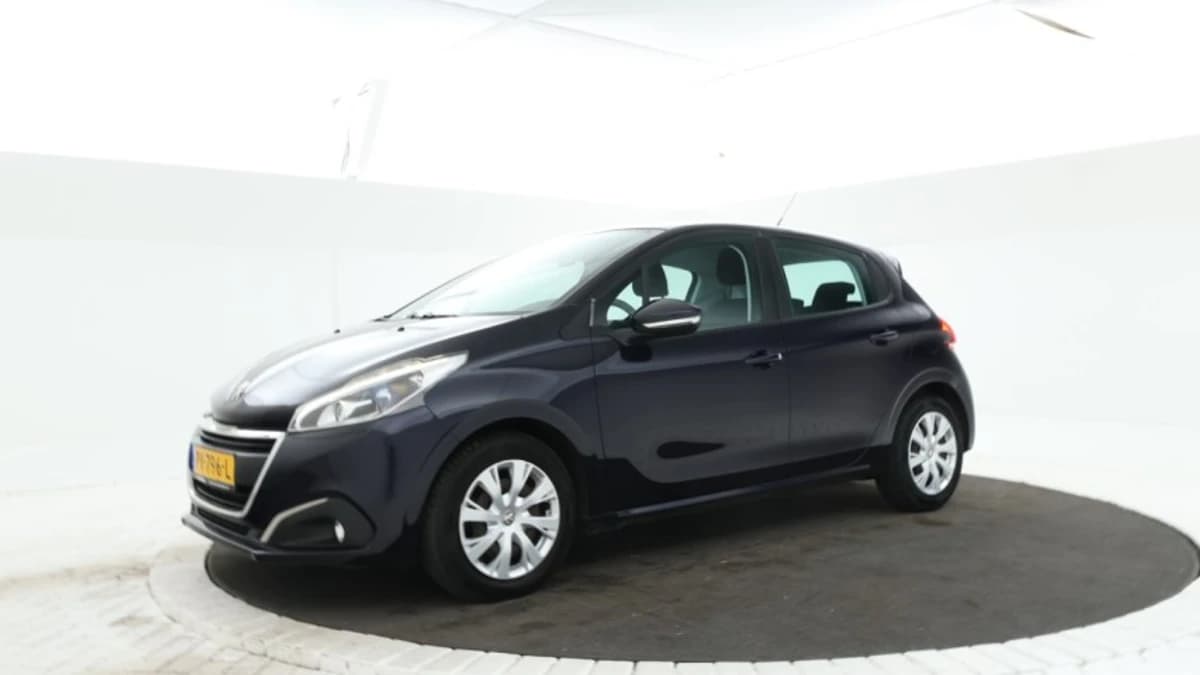 Peugeot 208 — foto 1