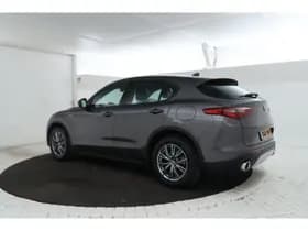 Alfa Romeo Stelvio thumbnail 2