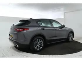 Alfa Romeo Stelvio thumbnail 3