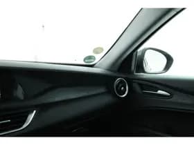 Alfa Romeo Stelvio thumbnail 32