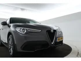 Alfa Romeo Stelvio thumbnail 5
